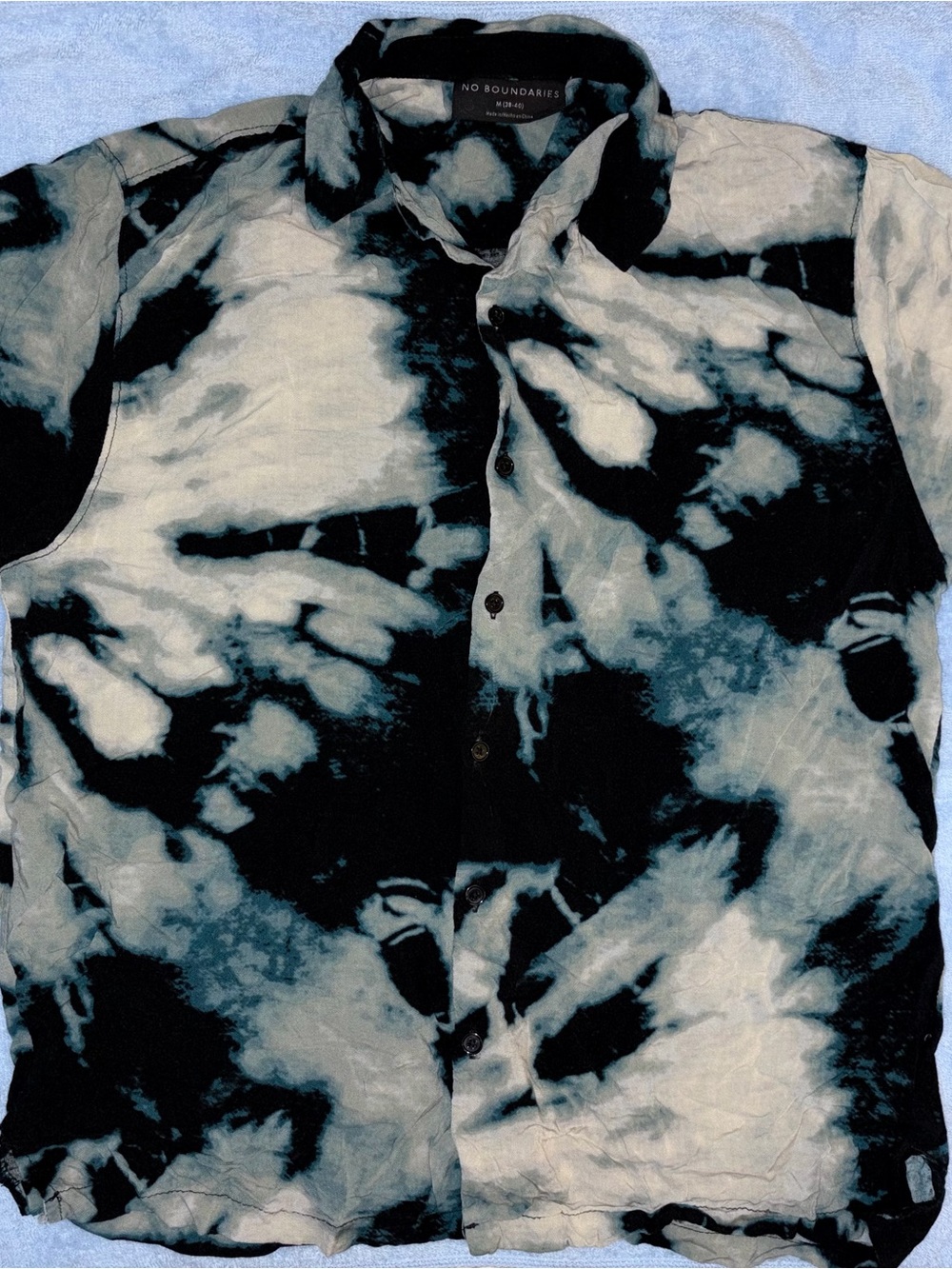 No Boundaries Men's Black & White Tie-Dye Button Down Shirt